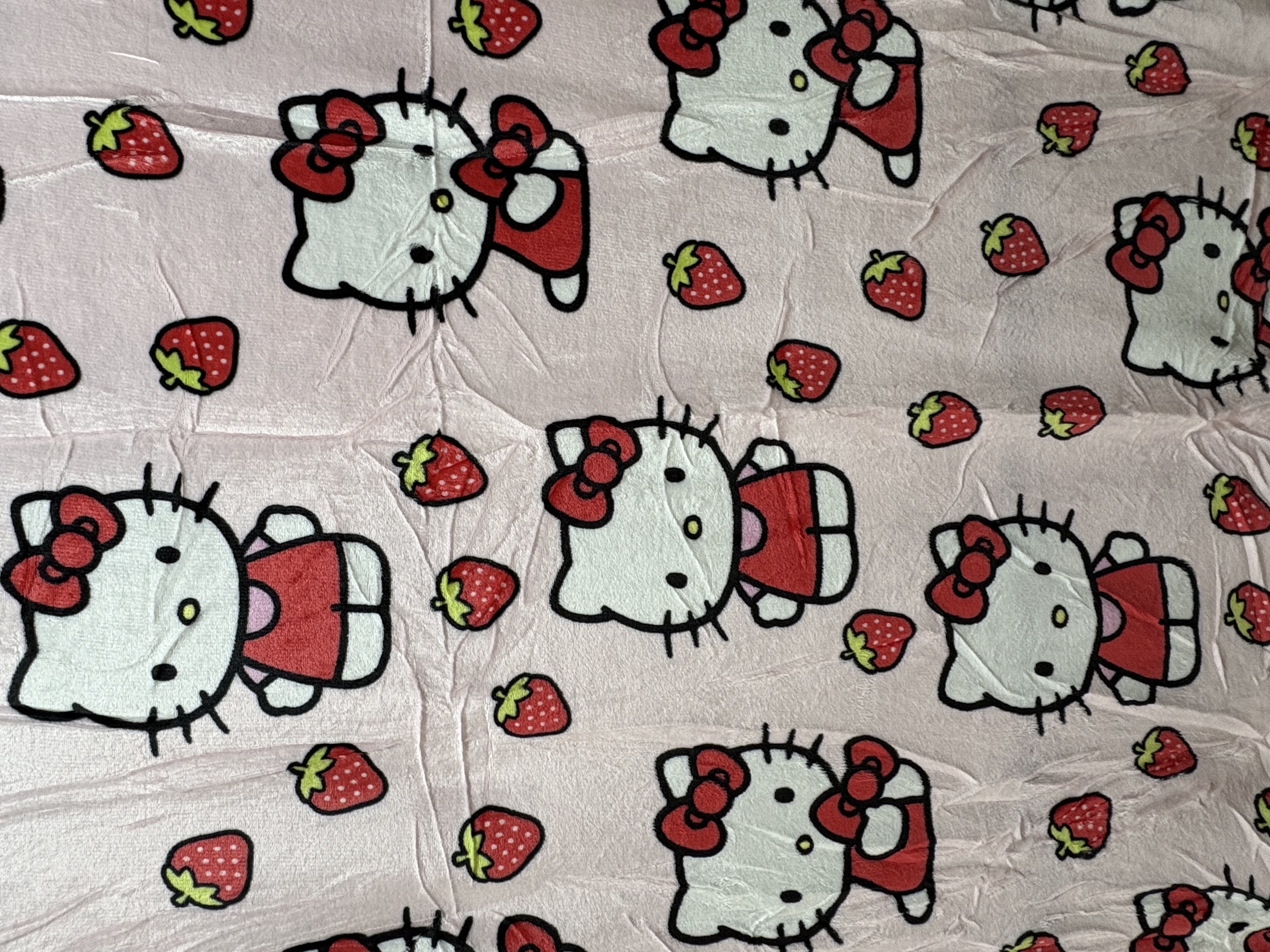 پتو ژله ای کودک طرح کیتی و توت فرنگی 🍓